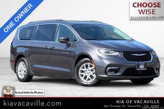 Used 2022 Chrysler Pacifica Touring-L image 1