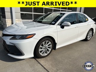 Used 2022 Toyota Camry LE image 1