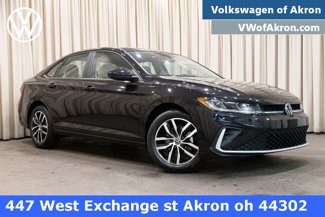 New 2025 Volkswagen Jetta SE image 1