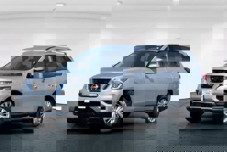 Used 2018 Nissan Pathfinder SV image 1