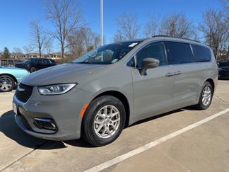 Used 2022 Chrysler Pacifica Touring-L image 1