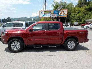 Used 2022 Nissan Frontier SV image 1