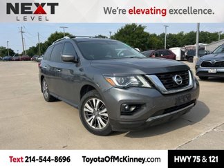 Used 2019 Nissan Pathfinder SV image 1