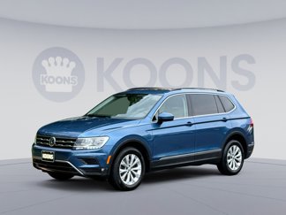Used 2018 Volkswagen Tiguan SE w/ Panoramic Sunroof Package image 1