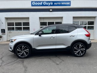 Used 2019 Volvo XC40 T5 R-Design image 1