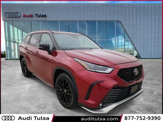Used 2023 Toyota Highlander XSE image 1