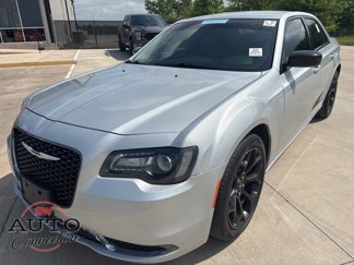 Used 2020 Chrysler 300 Touring w/ Sport Appearance Package image 1