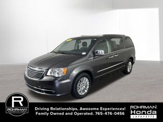 Used 2015 Chrysler Town & Country Touring-L w/ Driver Convenience Group image 1