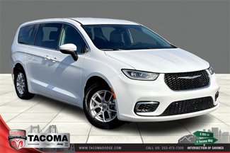 Used 2023 Chrysler Pacifica Touring-L image 1
