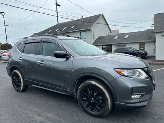 Used 2018 Nissan Rogue SV image 1
