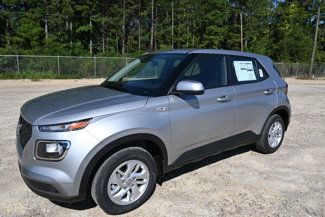 New 2025 Hyundai Venue SE image 1
