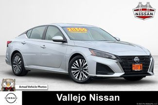 Used 2023 Nissan Altima 2.5 SV image 1