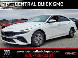 Used 2024 Hyundai Elantra SE image 1