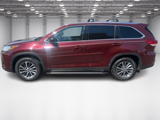 Used 2019 Toyota Highlander XLE image 1