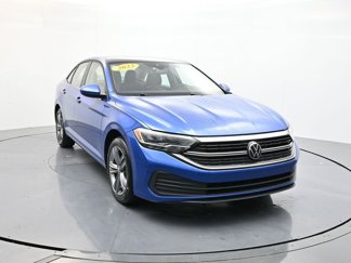 Used 2023 Volkswagen Jetta SE w/ Panoramic Sunroof Package image 1