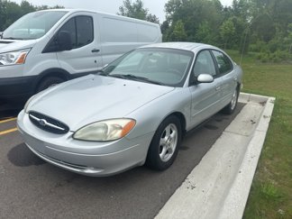 Used 2002 Ford Taurus SES image 1