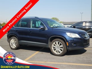 Used 2011 Volkswagen Tiguan SE image 1