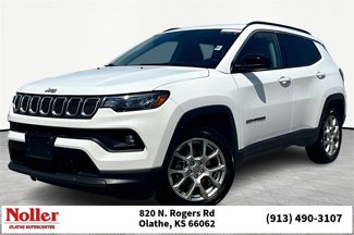 Used 2022 Jeep Compass Latitude image 1