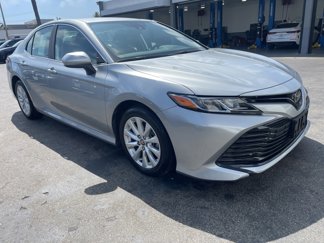 Used 2020 Toyota Camry LE image 1