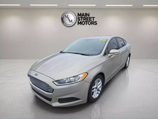 Used 2015 Ford Fusion SE image 1