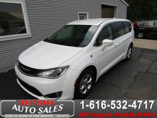 Used 2017 Chrysler Pacifica Touring Plus image 1