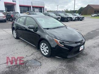 Used 2022 Toyota Corolla LE image 1