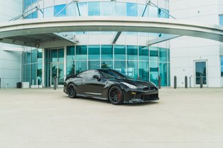 Used 2020 Nissan GT-R Premium w/ Premium Interior Package image 1