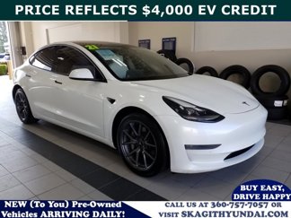Used 2021 Tesla Model 3 Standard Range Plus image 1