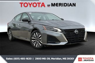 Used 2024 Nissan Altima 2.5 SV image 1