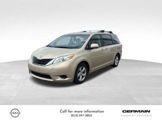 Used 2014 Toyota Sienna LE image 1