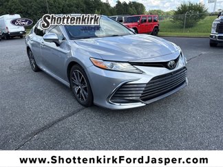 Used 2021 Toyota Camry XLE image 1