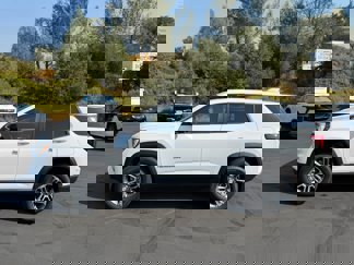Used 2025 GMC Terrain Elevation w/ Technology Package II image 1