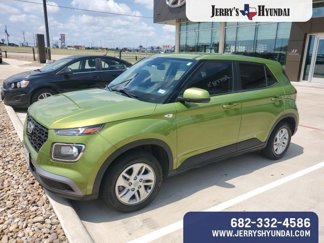 Used 2022 Hyundai Venue SE image 1