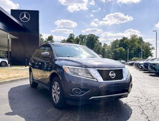 Used 2014 Nissan Pathfinder SV image 1