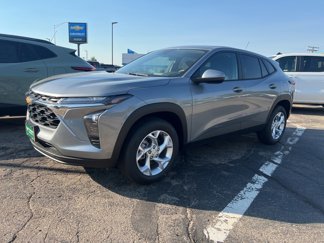 New 2025 Chevrolet Trax LS w/ LS Convenience Package image 1