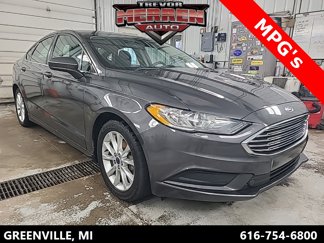 Used 2017 Ford Fusion SE image 1