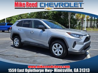 Used 2019 Toyota RAV4 LE image 1