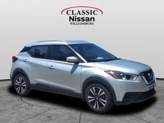 Used 2019 Nissan Kicks SV image 1