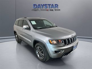 Used 2017 Jeep Grand Cherokee Limited image 1