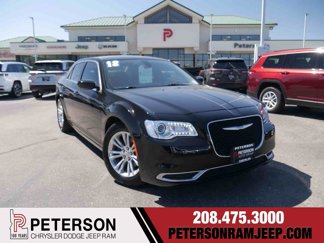 Used 2018 Chrysler 300 Touring L image 1