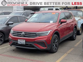 Used 2022 Volkswagen Tiguan SE image 1