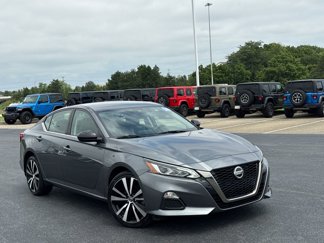 Used 2020 Nissan Altima 2.5 SR image 1