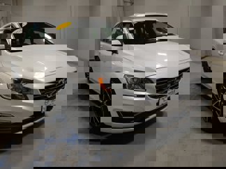 Used 2017 Volvo V60 T5 Premier w/ Convenience Package image 1
