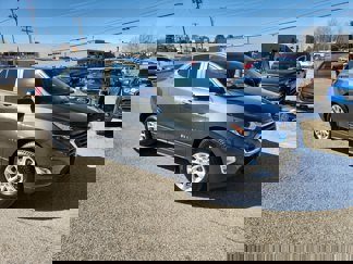 Used 2021 Chevrolet Equinox LT image 1