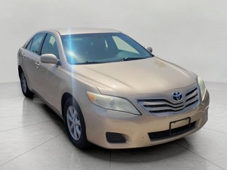 Used 2010 Toyota Camry LE image 1
