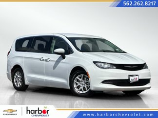 Used 2022 Chrysler Voyager LX image 1