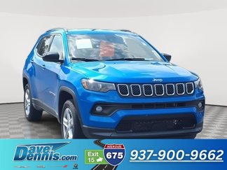 Used 2023 Jeep Compass Latitude image 1
