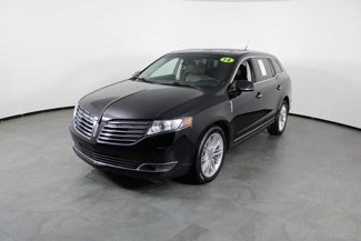 Used 2018 Lincoln MKT AWD image 1