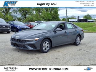 New 2025 Hyundai Elantra SE image 1