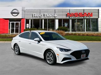 Used 2022 Hyundai Sonata SEL w/ Winter Weather Package image 1